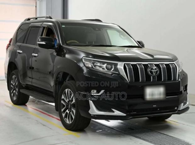 Toyota Land Cruiser Prado 2.8 2022 Black
