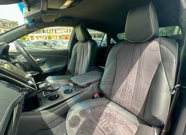 Toyota Crown 2020 White