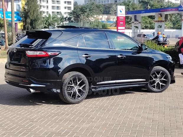 Toyota Harrier 2019