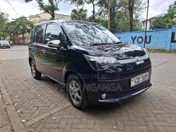 Toyota Spade 2014 Black