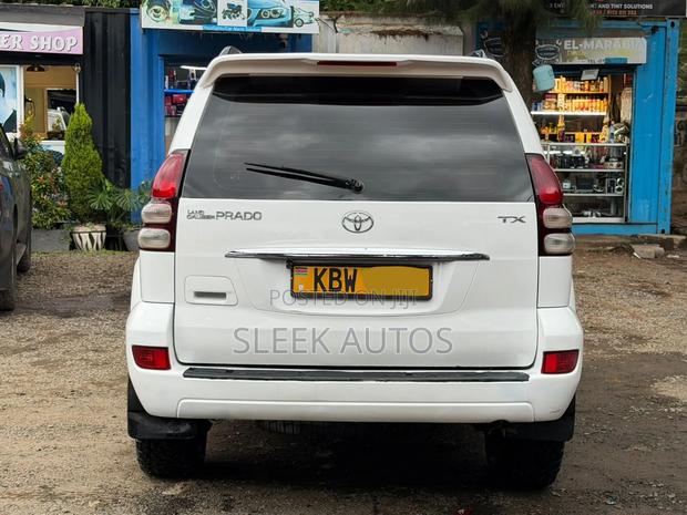 Toyota Land Cruiser Prado 2007 White