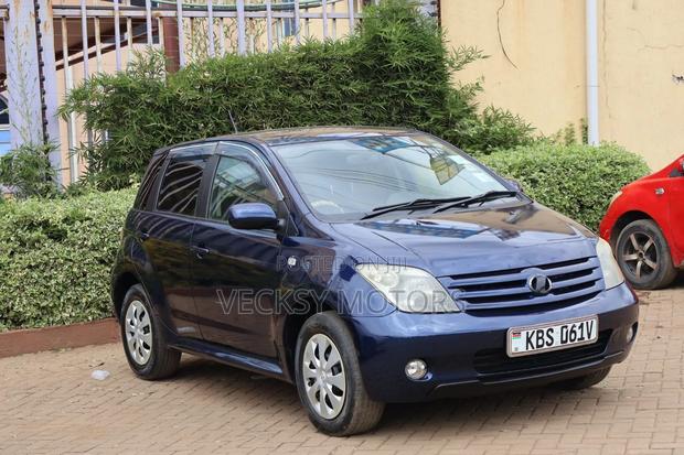 Toyota IST 2005 Blue