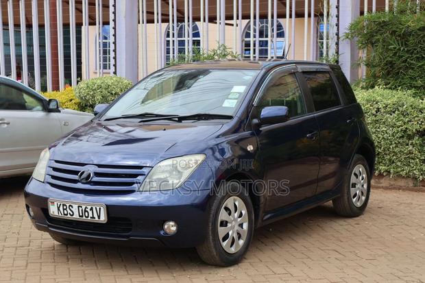 Toyota IST 2005 Blue