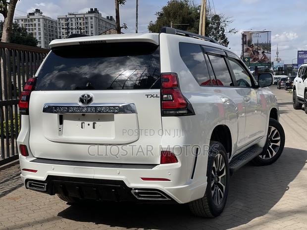 Toyota Land Cruiser Prado 2.7 2022 White