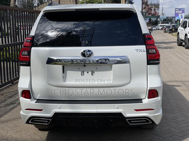 Toyota Land Cruiser Prado 2.7 2022 White
