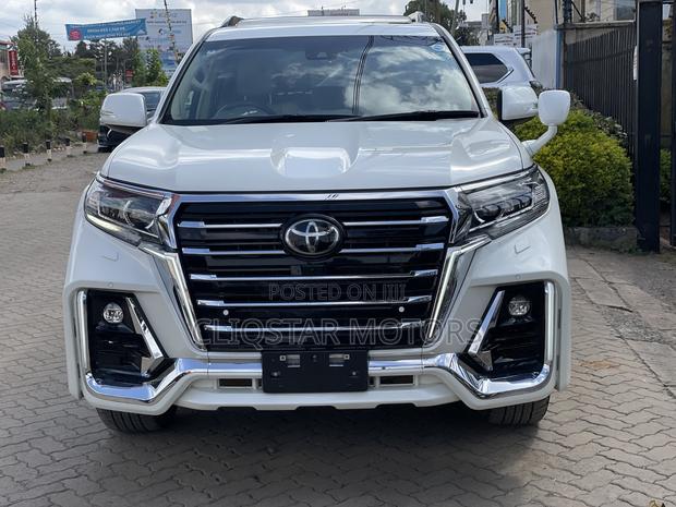 Toyota Land Cruiser Prado 2.7 2022 White