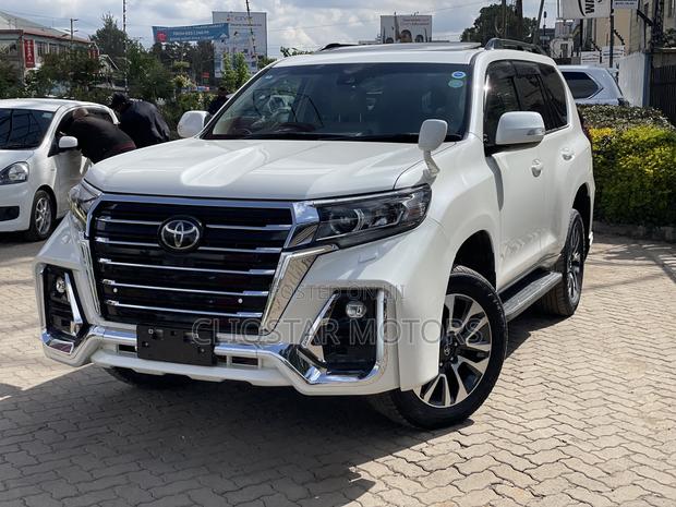 Toyota Land Cruiser Prado 2.7 2022 White
