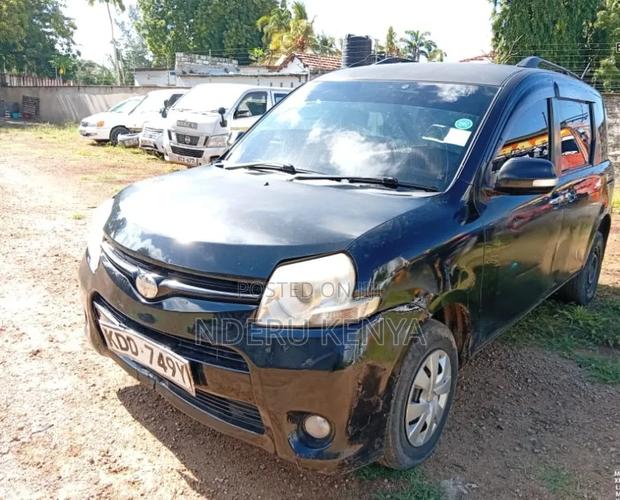 Toyota Sienta 1.5 FWD 2014 Black