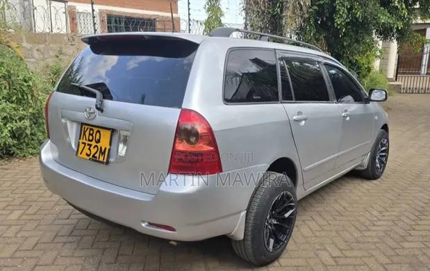 Toyota Corolla Fielder 2005 Silver