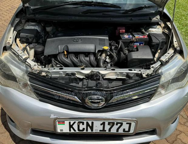 Toyota Corolla Fielder 2012 Silver