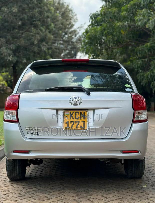 Toyota Corolla Fielder 2012 Silver
