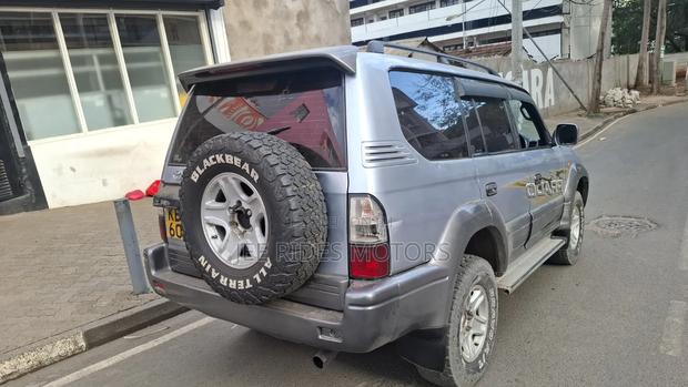 Toyota Land Cruiser Prado 2002 Silver