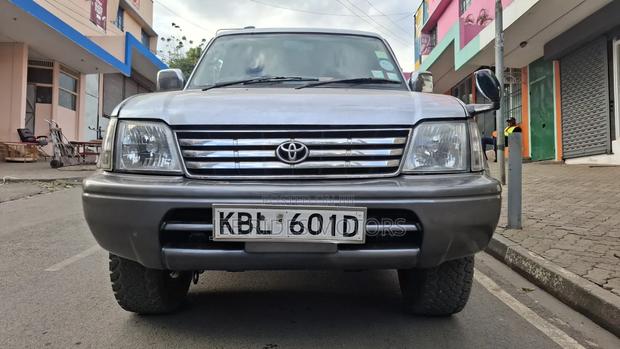 Toyota Land Cruiser Prado 2002 Silver