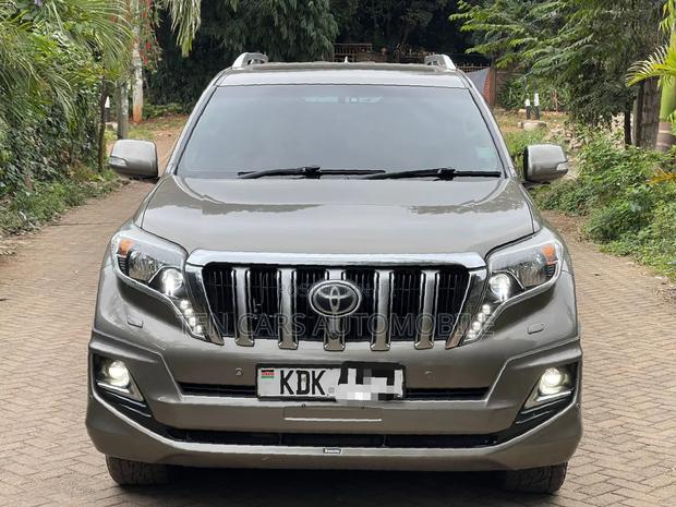 Toyota Land Cruiser Prado 2015 Gray