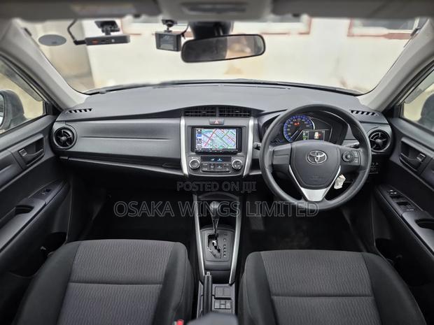 Toyota Corolla Fielder 2019 Silver