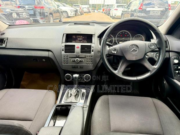 Mercedes-Benz C180 2010 Black