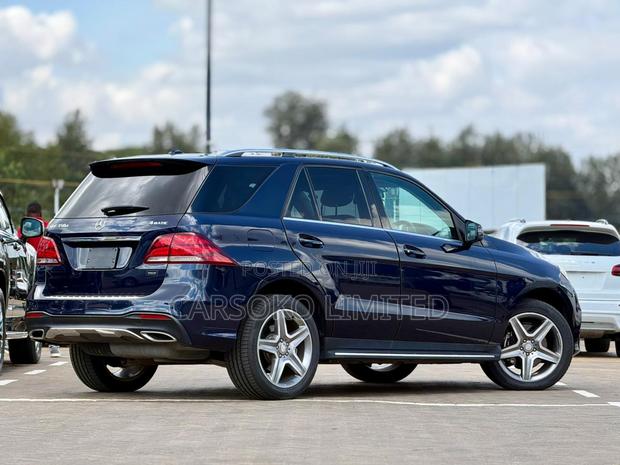 Mercedes-Benz GLE-Class GLE 350d 4MATIC 2016 Blue