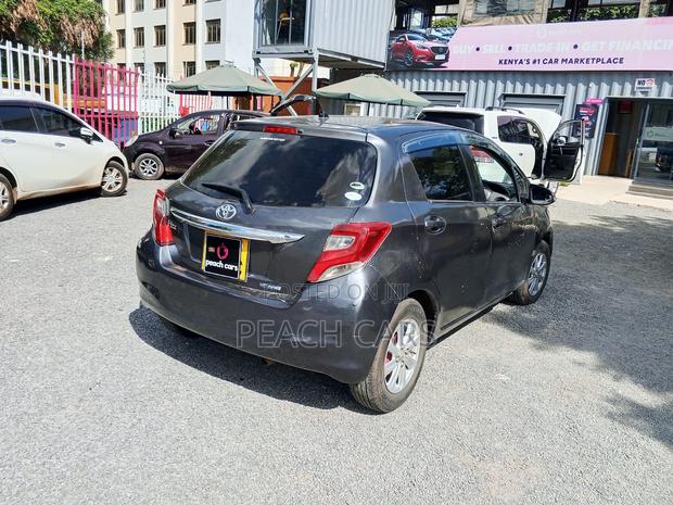 Toyota Vitz 2015 Gray