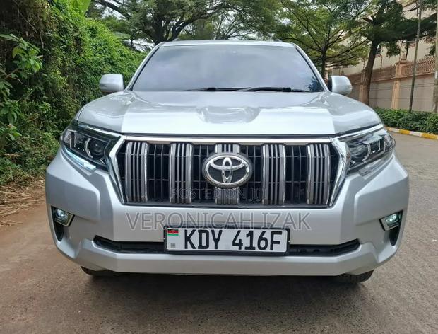 Toyota Land Cruiser Prado 2010 Silver