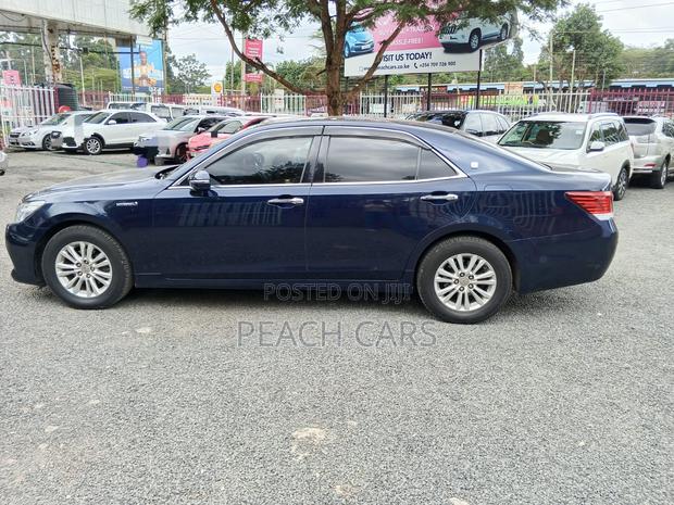 Toyota Crown 2013 Blue