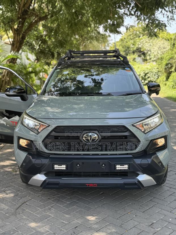 Toyota RAV4 Adventure AWD 2020 Green