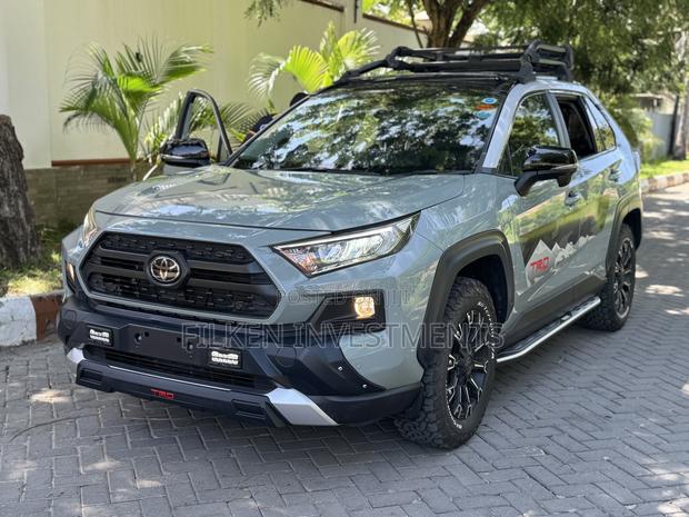 Toyota RAV4 Adventure AWD 2020 Green