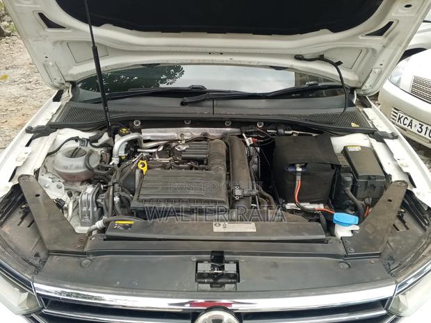 Volkswagen Passat 2017 White