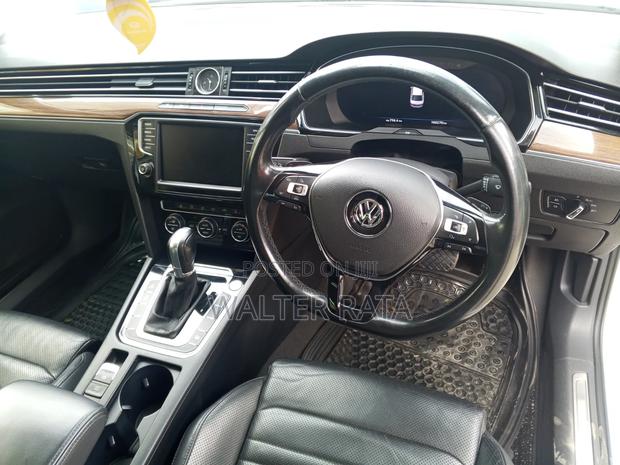 Volkswagen Passat 2017 White