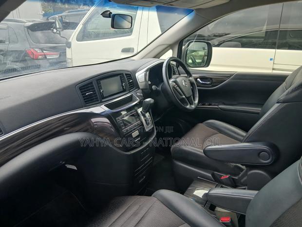 Nissan Elgrand 2018 White