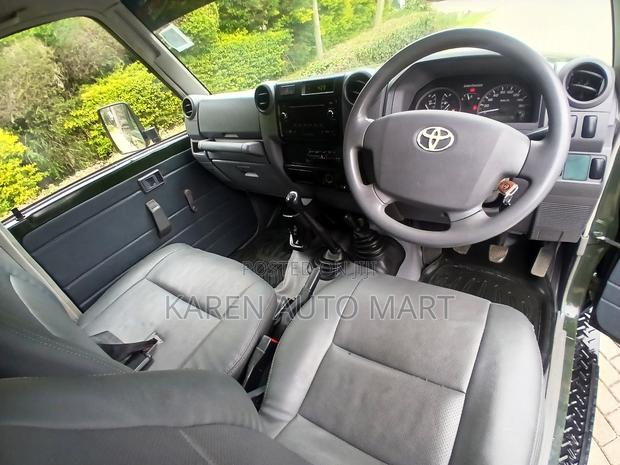 Toyota Land Cruiser 79 Series 2021