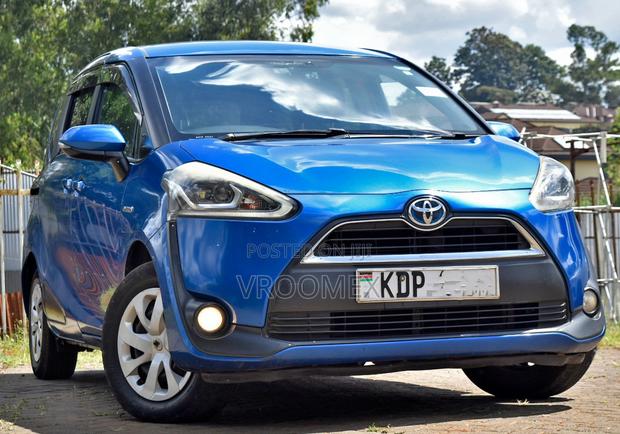 Toyota Sienta 2016 Blue