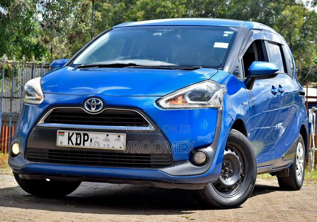 Toyota Sienta 2016 Blue