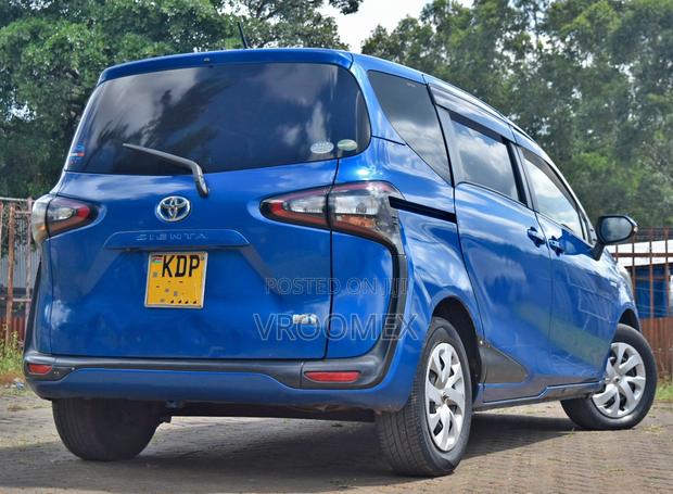 Toyota Sienta 2016 Blue