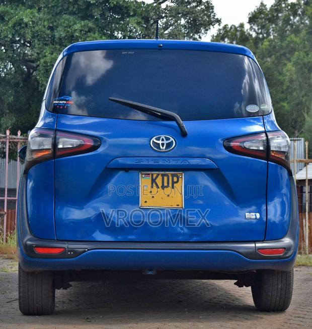 Toyota Sienta 2016 Blue