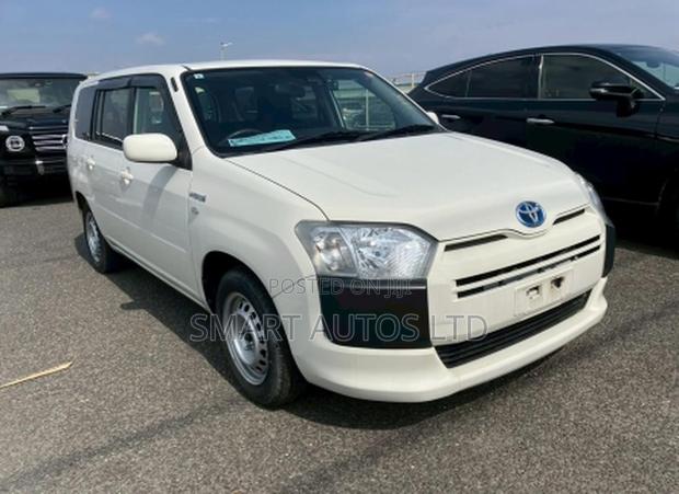 Toyota Probox 1.5 Hybrid DX 2019 White