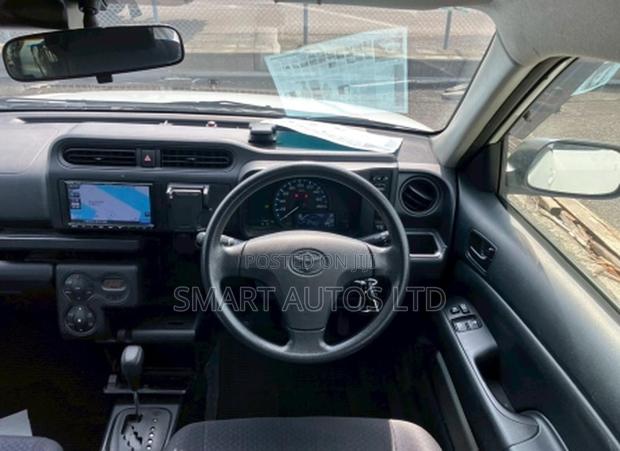 Toyota Probox 1.5 Hybrid DX 2019 White