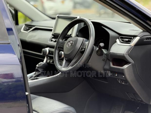 Toyota RAV4 LE AWD 2019 Blue
