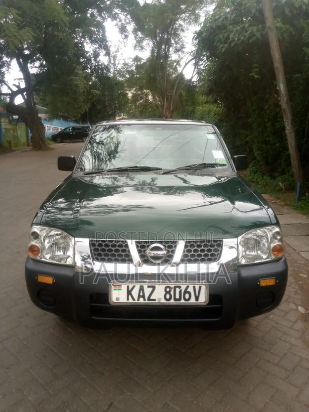 Nissan NP300 2007 Green