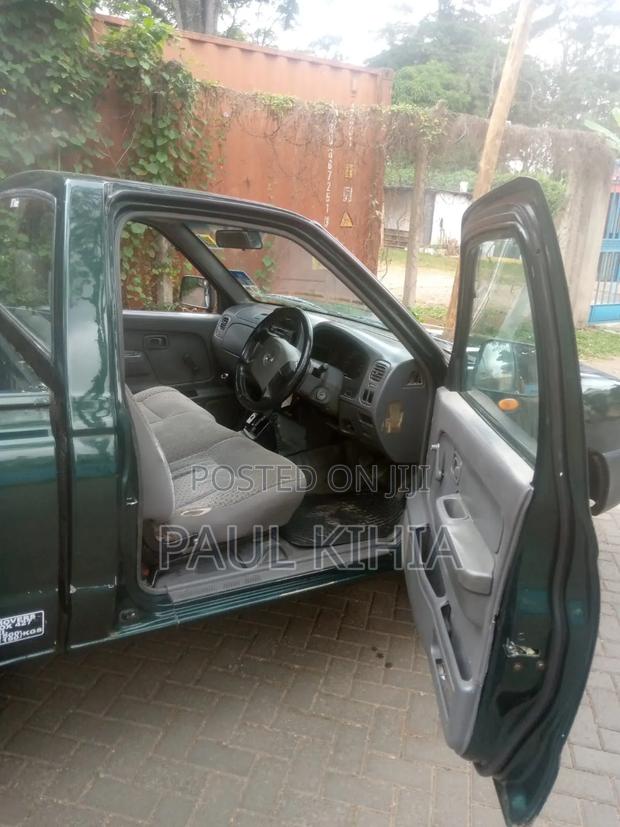 Nissan NP300 2007 Green