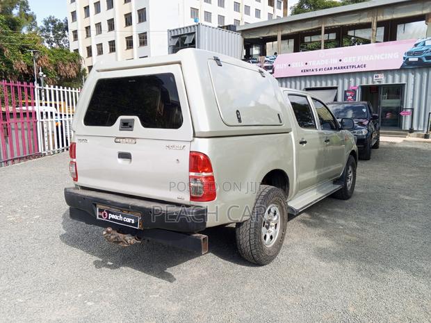 Toyota Hilux 2013 Silver