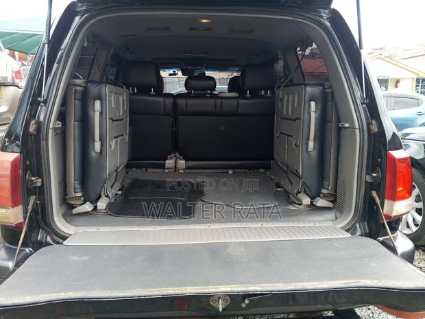 Toyota Land Cruiser 2004 Black