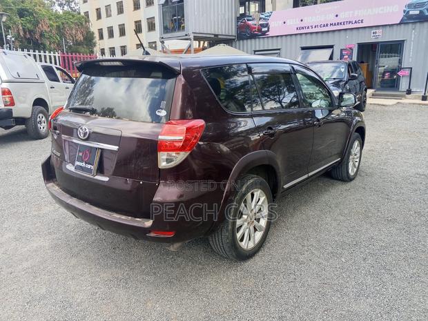 Toyota Vanguard 2013 Red