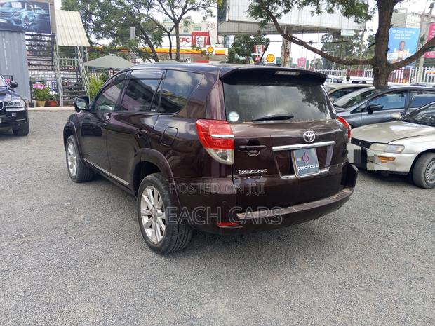 Toyota Vanguard 2013 Red