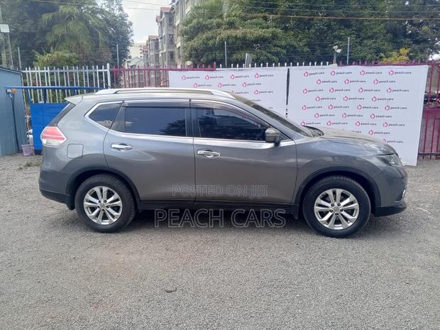 Nissan X-Trail 2015 Gray