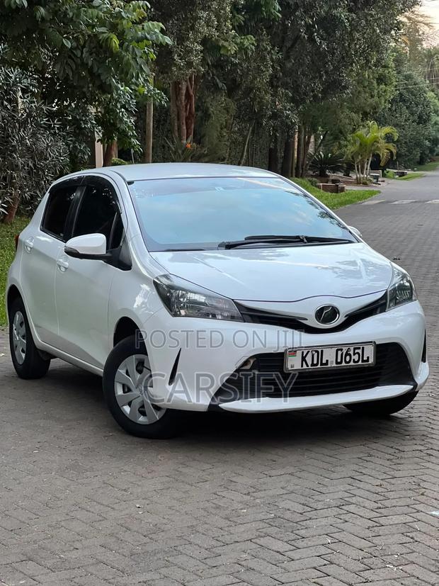 Toyota Vitz 2015 Pearl