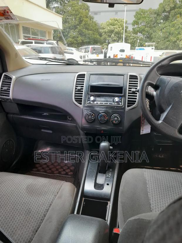 Nissan Wingroad 2010 Silver