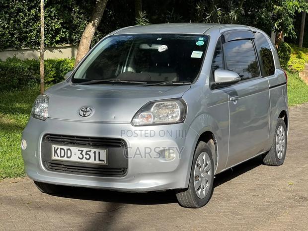 Toyota Porte 2014 Silver