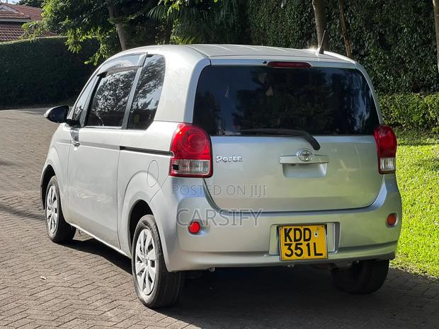 Toyota Porte 2014 Silver