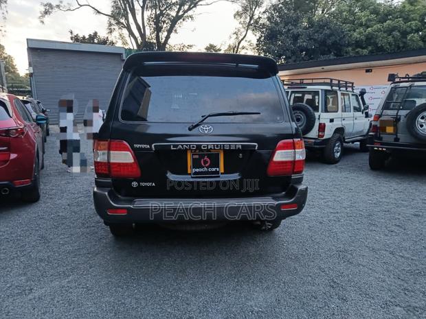Toyota Land Cruiser 2005 Black