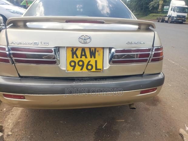 Toyota Corona Premio 2000 Gold